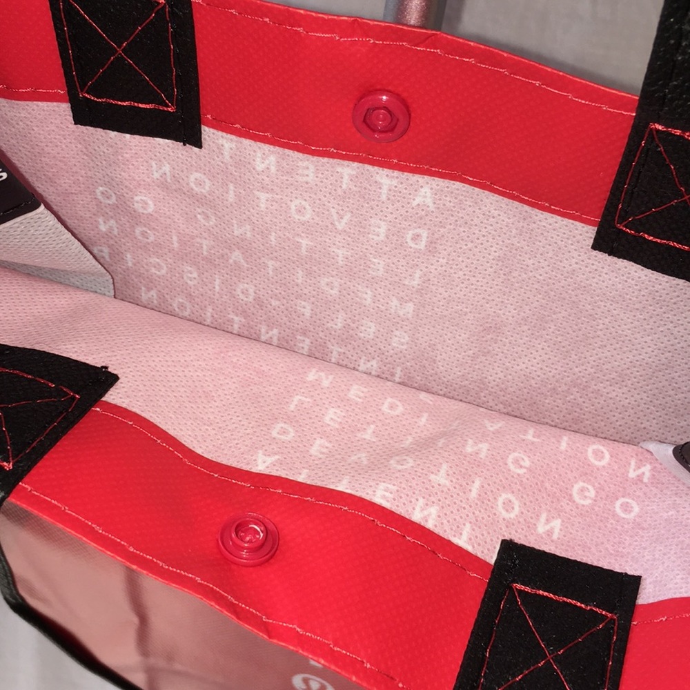 New Lululemon Tote Bag with Button Closure - Picture 4 of 7